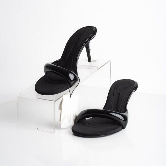 Zara Womens Black Heels Padded Quilted Strap Bloggers Fave US 6 EU 36 NWT - Picture 1 of 8